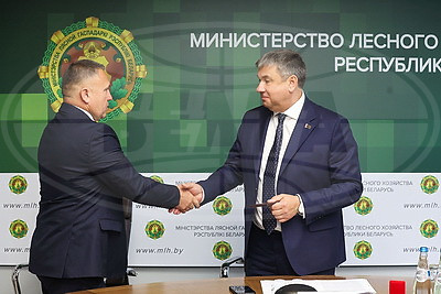 Шулейко представил нового руководителя коллективу Минлесхоза