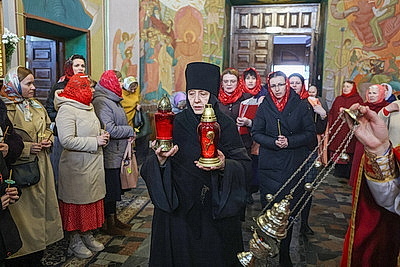 Благодатный огонь от храма Гроба Господня доставили в Гродно