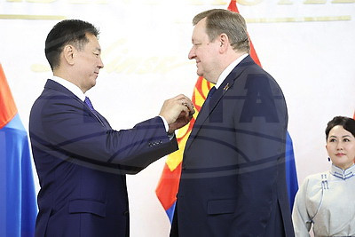 Президент Монголии вручил госнаграды гражданам Беларуси