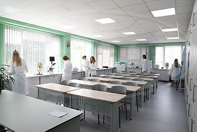 Новая биологическая лаборатория открылась в лицее БГУ в День знаний