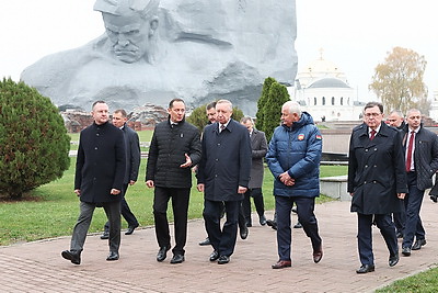 Делегация Санкт-Петербурга посетила Брестскую крепость