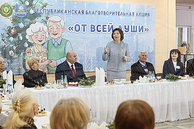 Общение родственных душ. Кочанова встретилась с ветеранами труда в Новополоцке