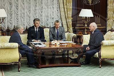 Лукашенко: политика многовекторности никак не отдаляет Беларусь от России