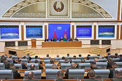 Лукашенко собрал совещание для подведения итогов комплексной проверки Вооруженных Сил