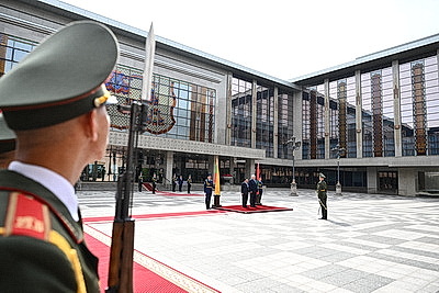 Лукашенко и Мин Аун Хлайн встретились для переговоров во Дворце Независимости