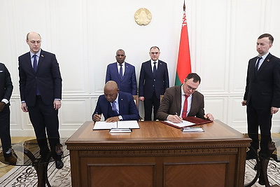 Подписано соглашение о поставках белорусской продукции в Танзанию