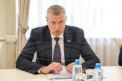 В центре внимания экономика. Крутой провел совещание в Гродненском облисполкоме