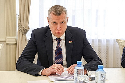 В центре внимания экономика. Крутой провел совещание в Гродненском облисполкоме