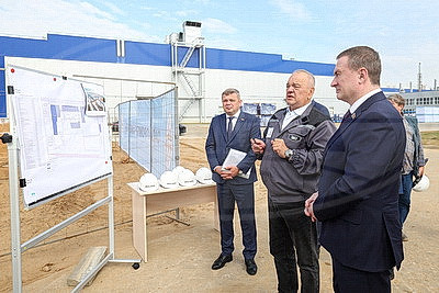 Цех штамповки строится на "БЕЛДЖИ": площадку посетил премьер-министр