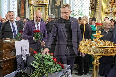 В Гомеле прощаются с белорусским государственным деятелем Александром Якобсоном