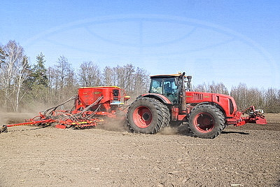 Аграрии Брестской области выборочно начали сев ранних яровых зерновых