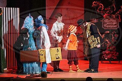 Принятие, социализация, дружба. В Минске инклюзивный театр представил спектакль в поддержку детей с РАС