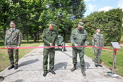 Выставка военной техники в Лиде у Кургана Бессмертия пополнилась новыми образцами