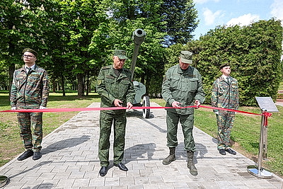 Выставка военной техники в Лиде у Кургана Бессмертия пополнилась новыми образцами