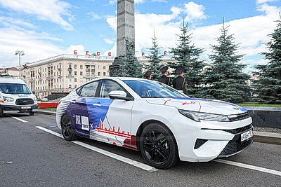 Автопробег "Города-герои - города Героев" по территории Беларуси стартовал от площади Победы в Минске
