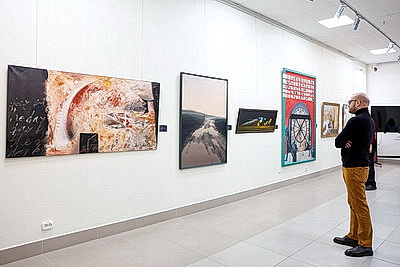 В Художественной галерее Савицкого проходит выставка "Чтобы чувствовать"