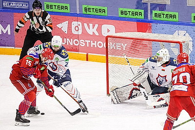 "Юность" всухую победила "Металлург" в первом матче полуфинала хоккейной экстралиги