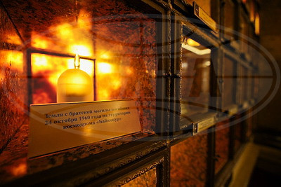 В крипту Всехсвятского храма заложили капсулы с землей и водой с мест гибели белорусов