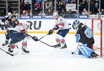 Хоккеисты "Динамо" не сумели поразить ворота "Металлурга" в домашнем матче