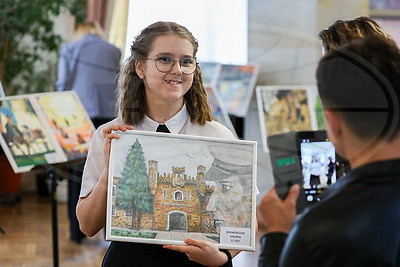"Нам мир завещано беречь". В Минске подвели итоги конкурса детских рисунков