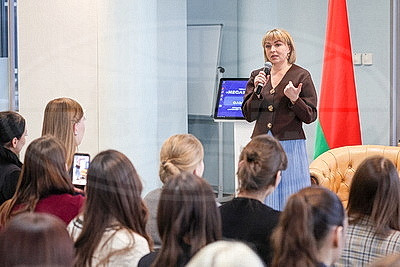 "Неслучайные встречи". Председатель БСЖ встретилась со студентами