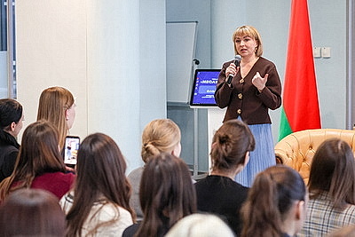 "Неслучайные встречи". Председатель БСЖ встретилась со студентами