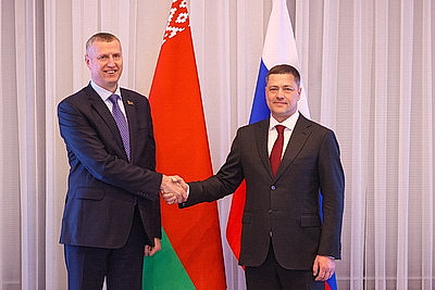 В Пскове прошла рабочая встреча Крутого с руководством российского региона