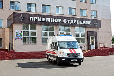 Пострадавших после атаки дрона на белорусский автобус в Брянской области доставили в больницу Гомеля