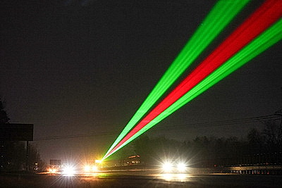 Лазеры на трассах: на М1 действует экспериментальная система светового оповещения