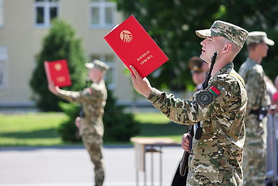 Около 10 тыс. новобранцев приняли военную присягу в Вооруженных Силах Беларуси