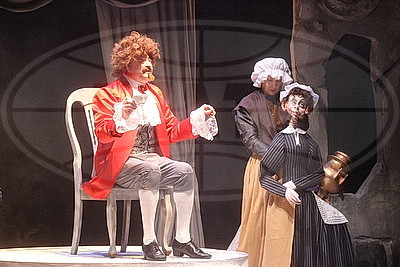 Самый длинный вечер в репертуаре. В Брестском театре кукол - премьера спектакля "Дядюшкин сон"