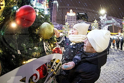 Новогодние гулянья проходят в столице и регионах