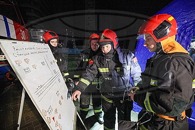 Ночные учения МЧС прошли на станции метро "Аэродромная" в Минске