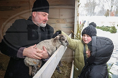 Живой рождественский вертеп появился у Коложской церкви в Гродно