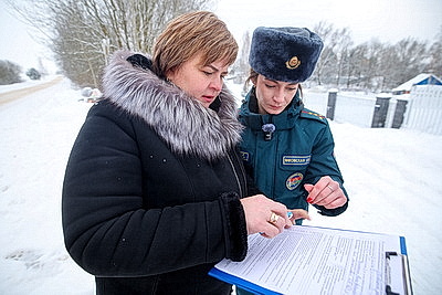 От неисправной печи до падения под лед. Спасатели рассказали про основные опасности зимнего периода