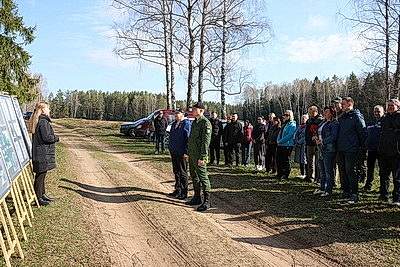 Республиканский субботник: коллектив Администрации Президента принял участие в благоустройстве мемориального комплекса и посадке леса