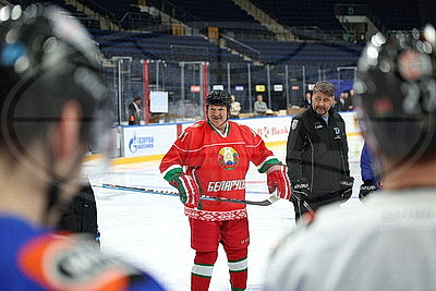 Лукашенко приехал на тренировку хоккеистов "Динамо-Минск"