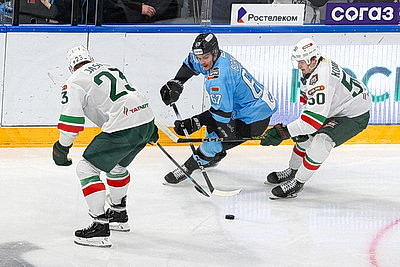 Минские динамовцы проиграли "Ак Барсу" в первом матче четвертьфинала Кубка Гагарина