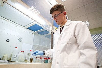 Метод, которого нет в учебниках. Белорусский ученый разрабатывает новый способ лечения патологий