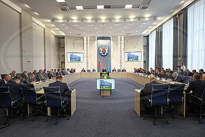 В Мингорисполкоме рассмотрели меры по сокращению объемов сверхнормативного строительства