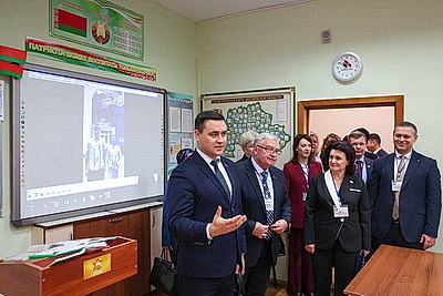 Какие условия созданы для развития и образования детей в Беларуси, рассказал Иванец