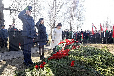 Останки 12 жертв геноцида белорусского народа перезахоронили в Кобрине