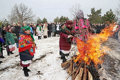 Старинный обряд "Чырачка" провели в агрогородке Тонеж