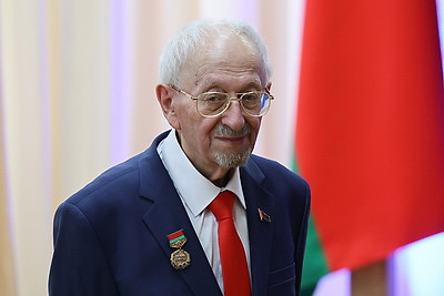 Пример служения стране. В Минске чествовали третьего народного учителя Александра Фельдмана