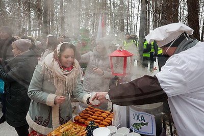 С задором, песнями и вкусными угощениями встретили в Могилеве праздник "С Рождеством-2026"