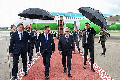 Президент Узбекистана прибыл в Беларусь с официальным визитом