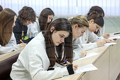 "Роднае, мiлае, самае лепшае". ГрГМУ присоединился к общереспубликанскому диктанту