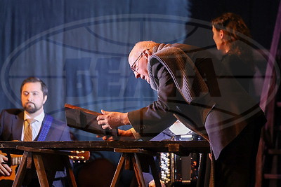 Владимирский академический театр драмы представил спектакль "Черные доски" на театральном форуме "M.@rt.контакт"