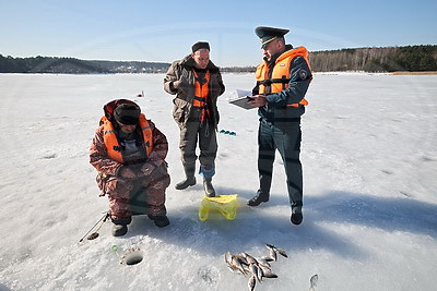 МЧС и ОСВОД проводят рейды на водоемах и предупреждают об опасности тонкого льда