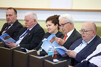 В Гродно конференция о цифровых технологиях и ИИ объединила ученых из 17 стран